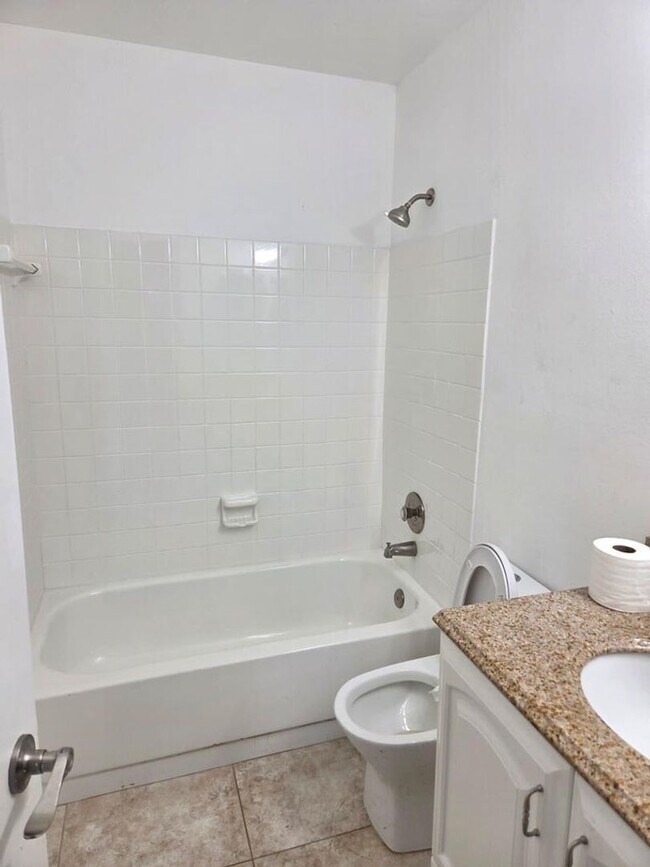 Building Photo - 18437 Spanish Isles Pl