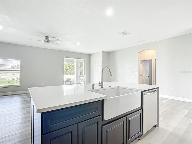 Building Photo - 550 Reddicks Cir