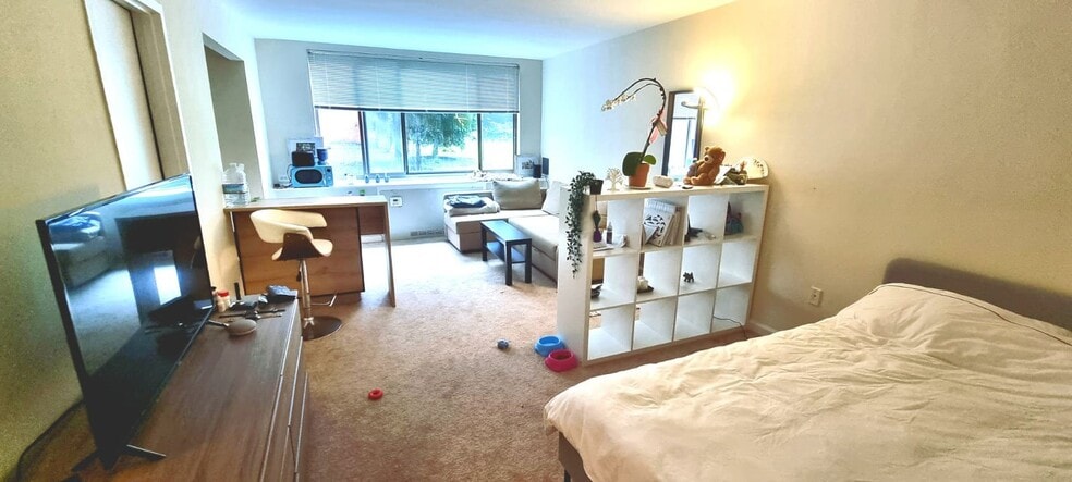 Building Photo - 1111 Arlington Blvd