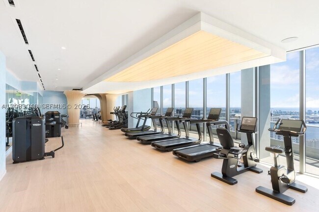 Building Photo - 1000 Brickell Ave