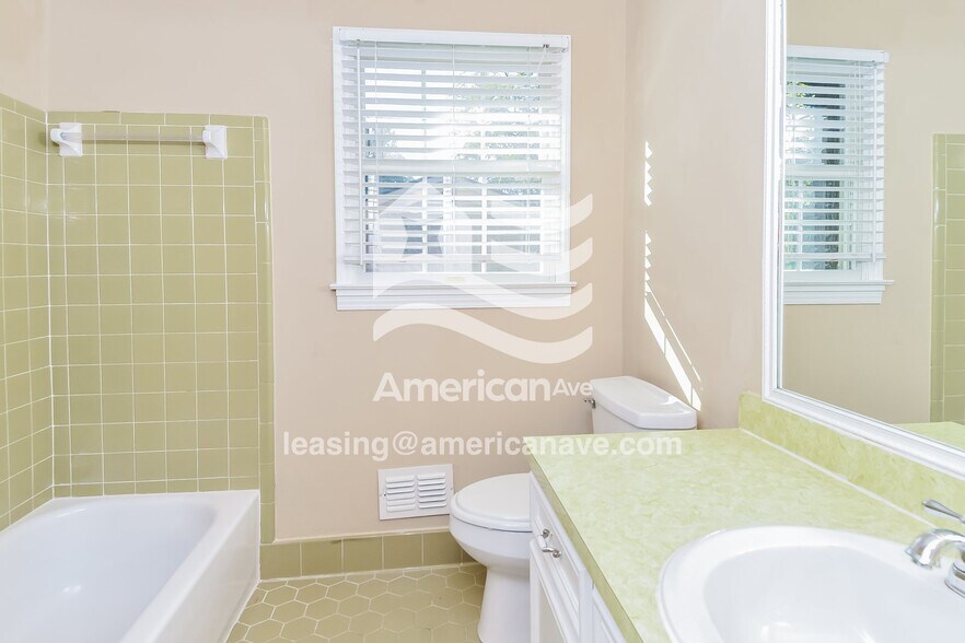 Building Photo - 106 Sonning Rd