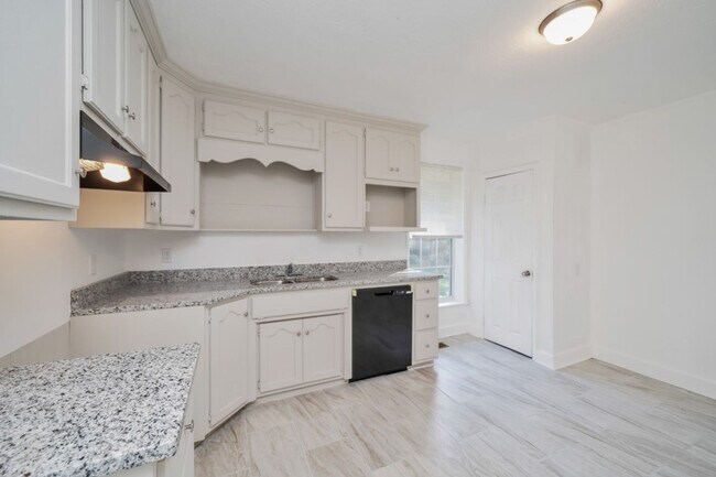 Building Photo - Your Perfect Pell City Retreat – Stylish, Spacious & Ready to Call Home!