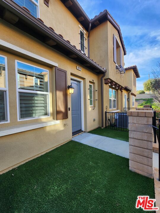 Building Photo - 28729 Jardineras Dr