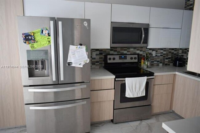 Building Photo - 10255 51nd Ln