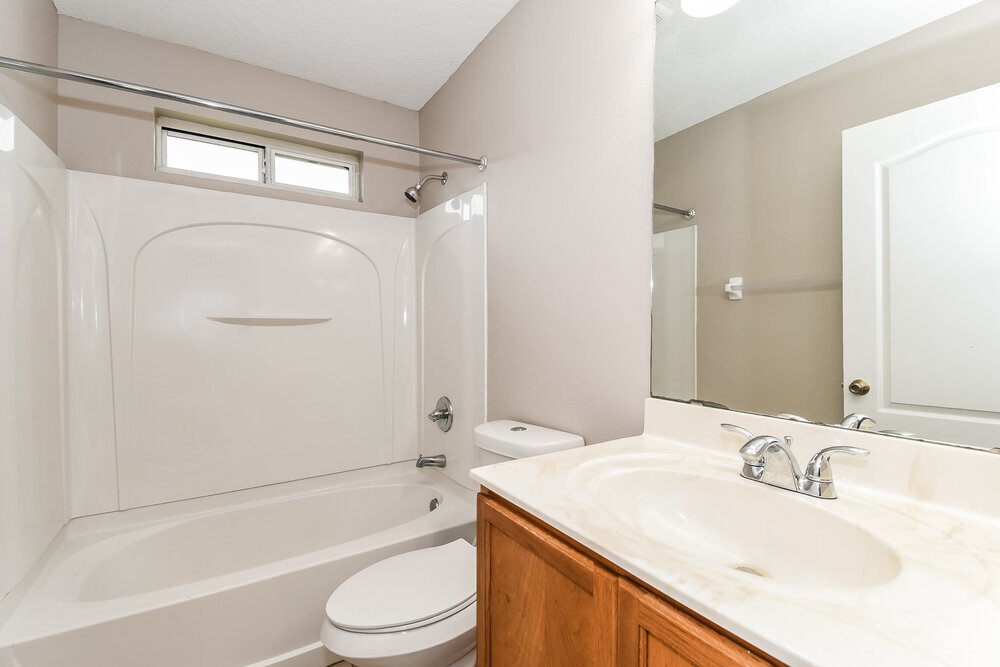 Building Photo - 10189 Carriage House Ct