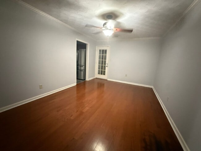 Building Photo - Welcome to this stunning 3-bedroom, 2.5-ba...