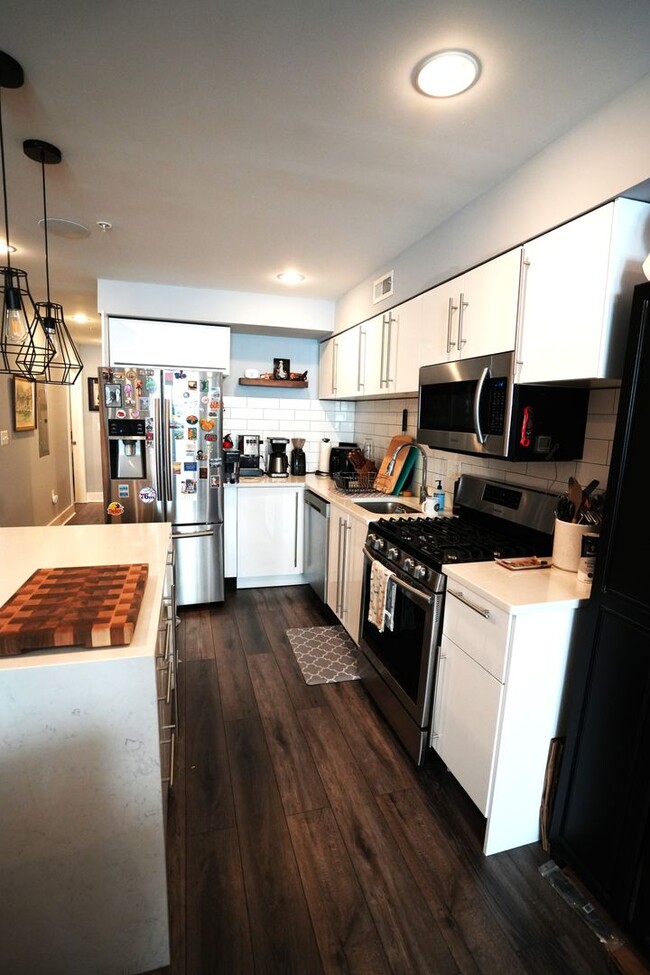 Building Photo - Lovely 2 BR/2 BA 1st Level Condo in Shaw!