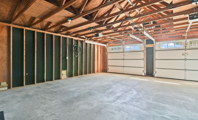 Building Photo - 300 Willow Glen Way