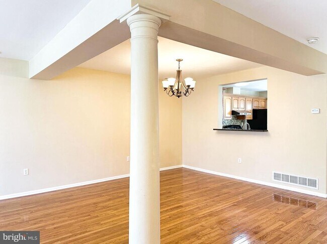 Building Photo - 1702 Old Mill Ct