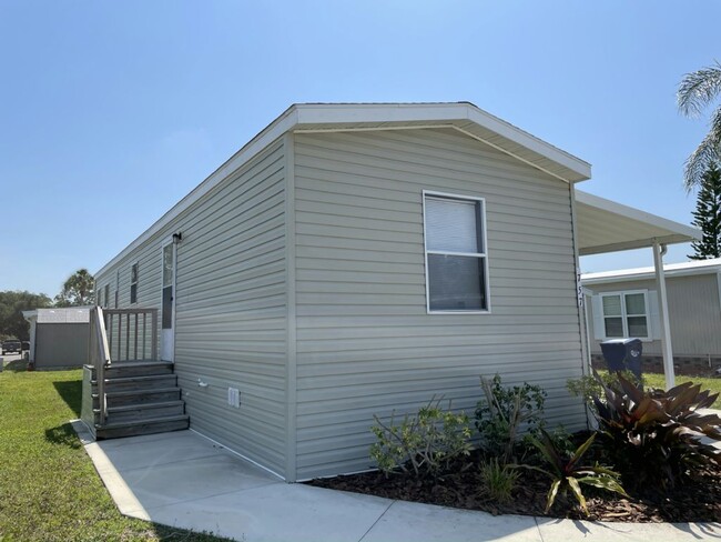 Building Photo - 757 Harbor Cir