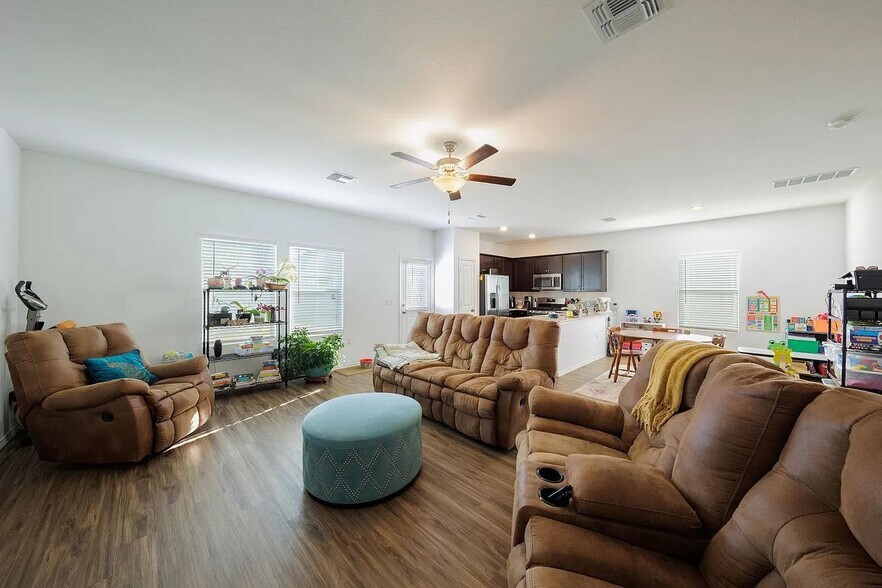 Building Photo - 15313 Pale Glow Cv