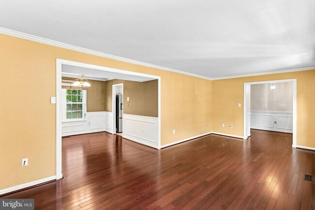 Building Photo - 10163 Yorktown Way