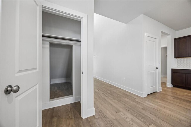 Building Photo - 8503 McKamy Dr