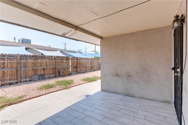 Building Photo - 1811 Linden Ave