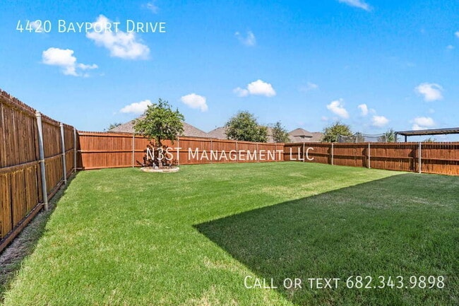 Building Photo - 4420 Bayport Dr