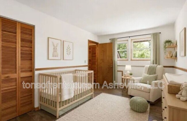 Building Photo - 207 Wood Dale Dr