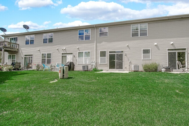 Building Photo - 1243 Waverly Dr