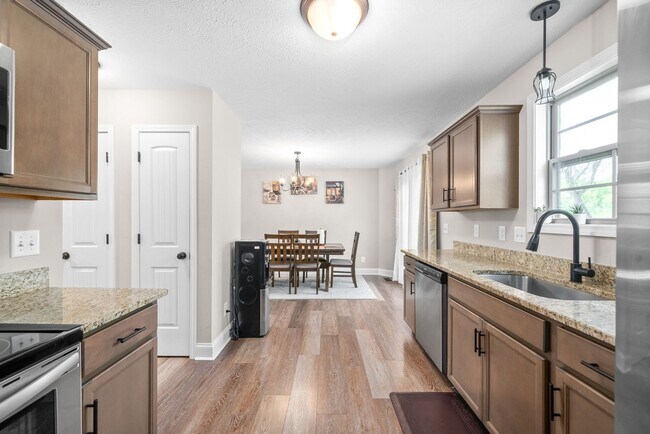 Building Photo - 177 Bonnell Dr