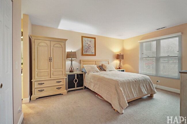 Building Photo - 1300 Cromwell Ct