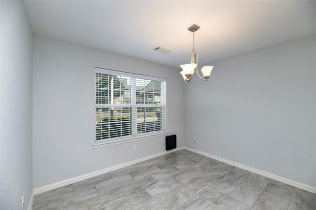 Building Photo - 831 Summercreek Dr