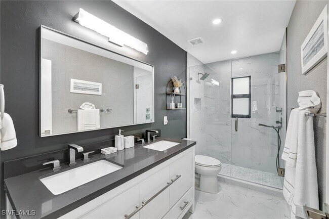 Building Photo - 236 Lagoon Ave