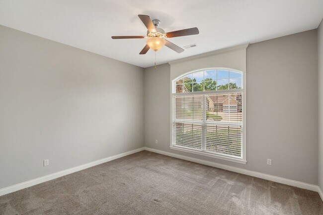 Building Photo - 2420 Boulder Springs Dr