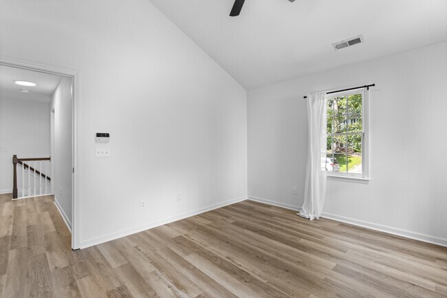 Building Photo - 6649 Speight Cir