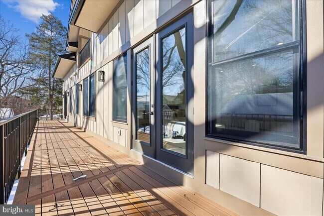 Building Photo - 4428 Albemarle St NW