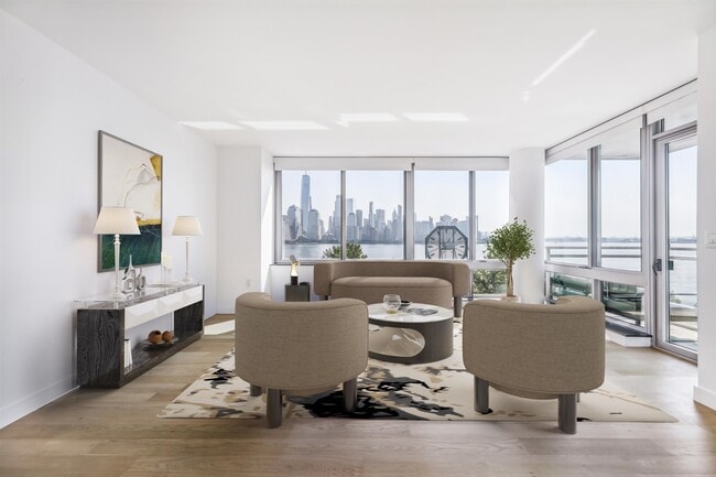 Building Photo - 25 Hudson St