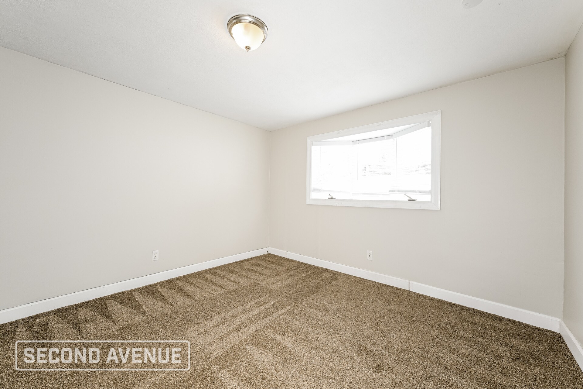 Building Photo - 1926 Sloan Ave