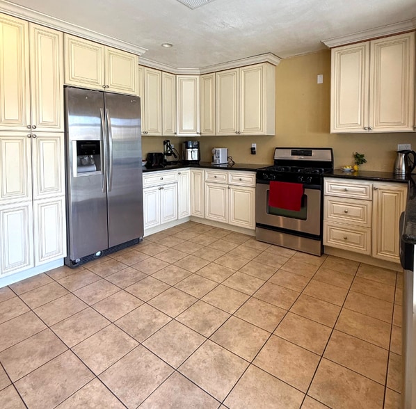 Building Photo - 341 Avenida Pinos