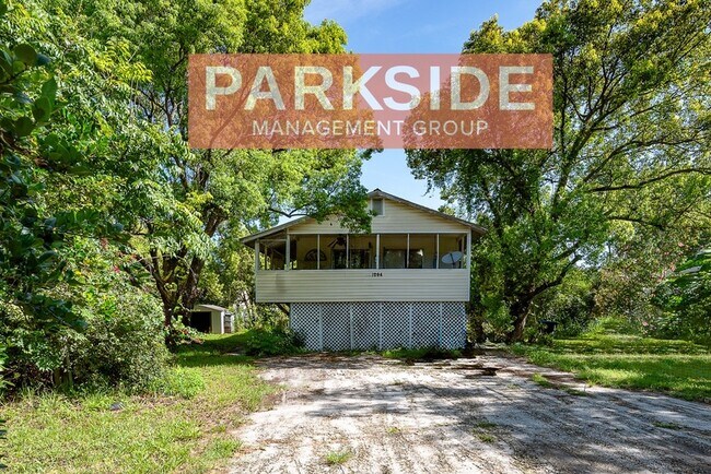 Primary Photo - 1094 N Lakewood Ave