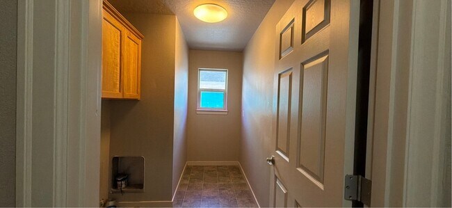 Building Photo - 2175 Mayfly St