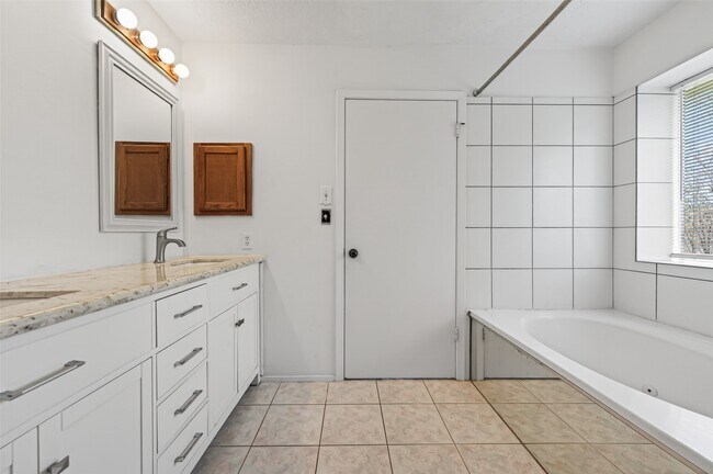 Building Photo - 11718 Inga Ln