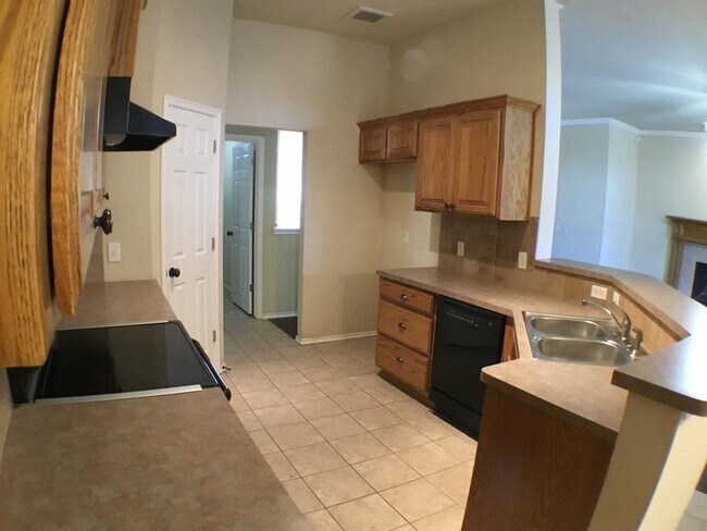 Building Photo - 18001 Montoro Way