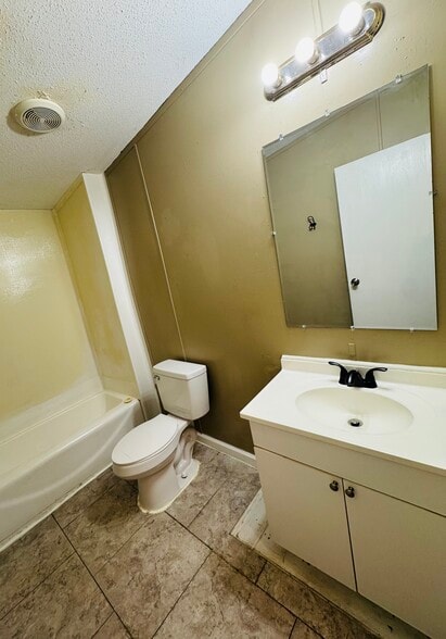 Building Photo - 286 Vestry Rd