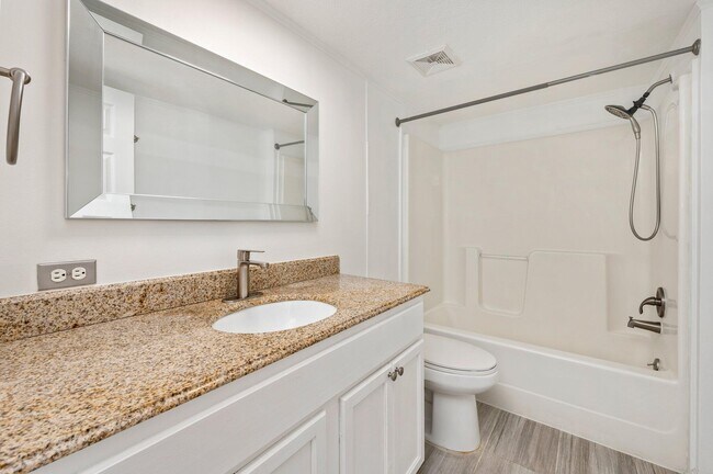 Building Photo - 264 Pinelog St