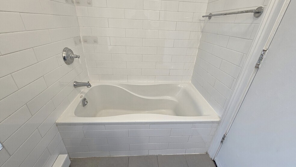 Building Photo - 611 W 137th St