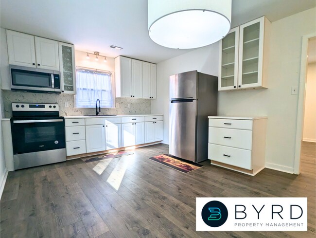 Building Photo - 5006 Glen Tara Dr