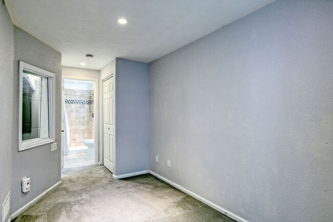 Building Photo - Absolutely Stunning 4 Bedroom Home in Mariana Butte