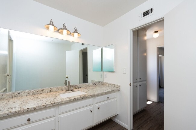 Building Photo - Ventura | Todd Ranch Townhome | 3 Bedroom + 2 Bathroom