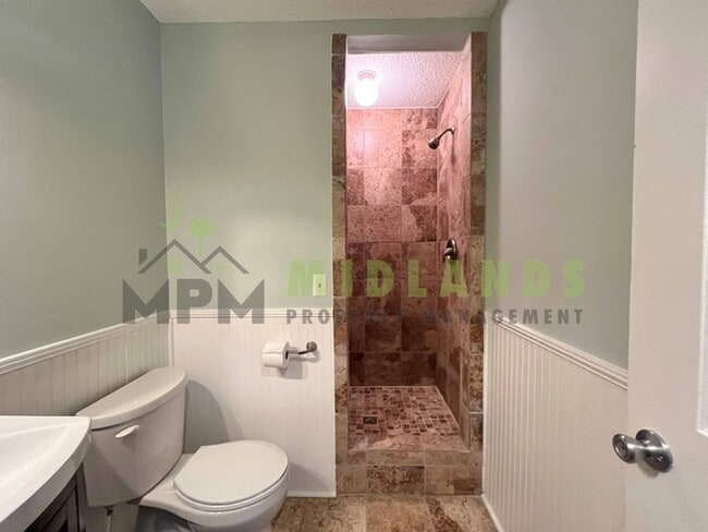 Building Photo - 201 Mariners Row