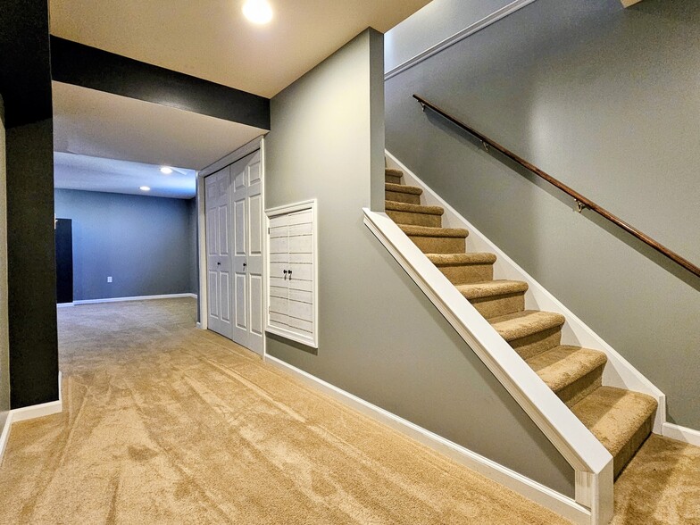 Building Photo - 21 Granite Dr