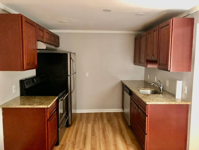 Primary Photo - 418 N Darlington St