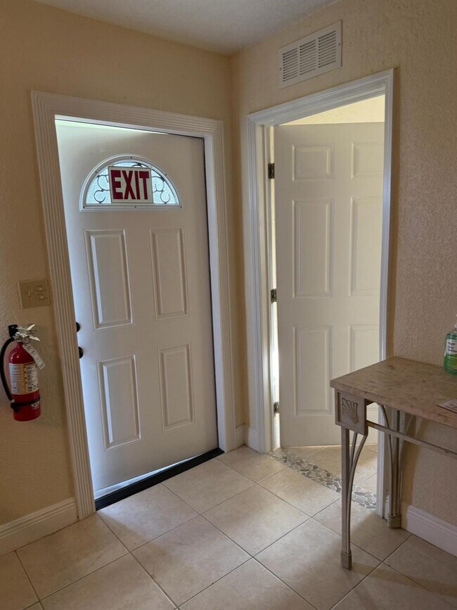 Building Photo - 5839 NW 16th St