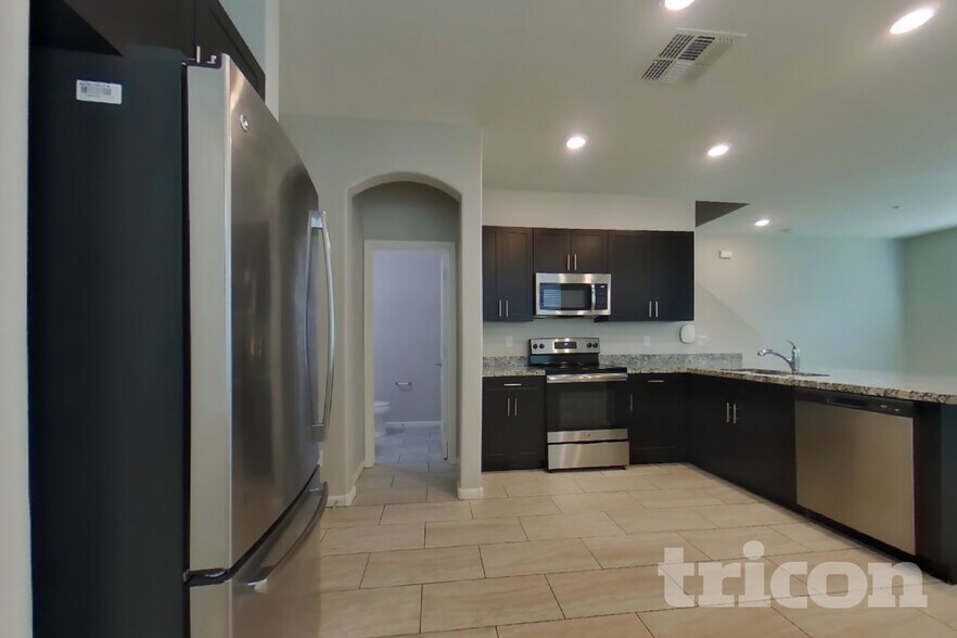 Building Photo - 12565 W Lindbergh Dr