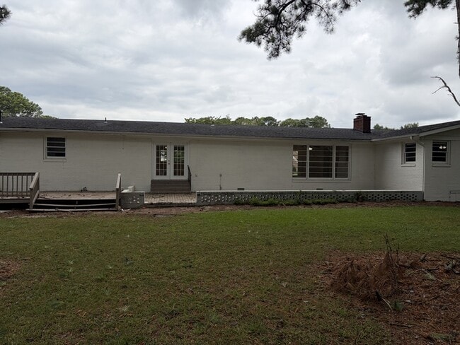 Building Photo - 4 Bed / 2 Bath House for Rent in Huntsville, AL 35802