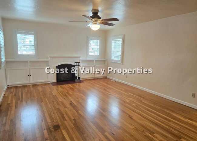 Building Photo - Charming 3-Bedroom Home in Monterey
