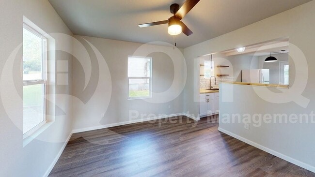 Building Photo - 519 E Gandy St