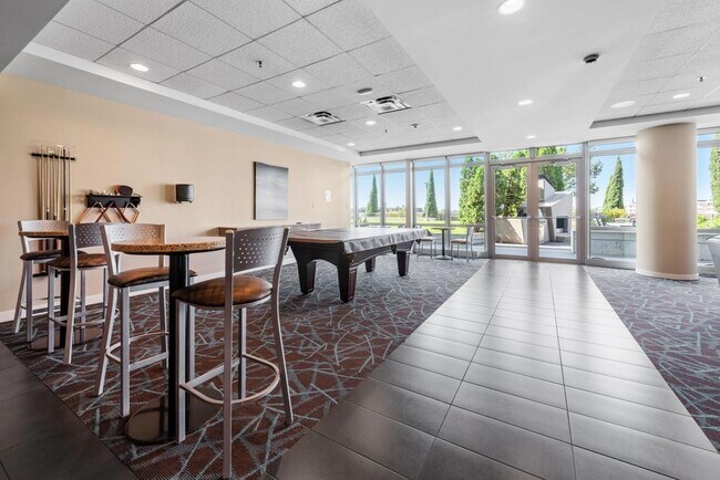 Building Photo - 929 Portland Ave